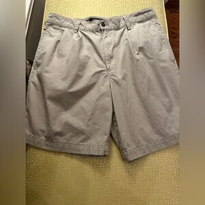Dockers Men's Tan Pleated Shorts